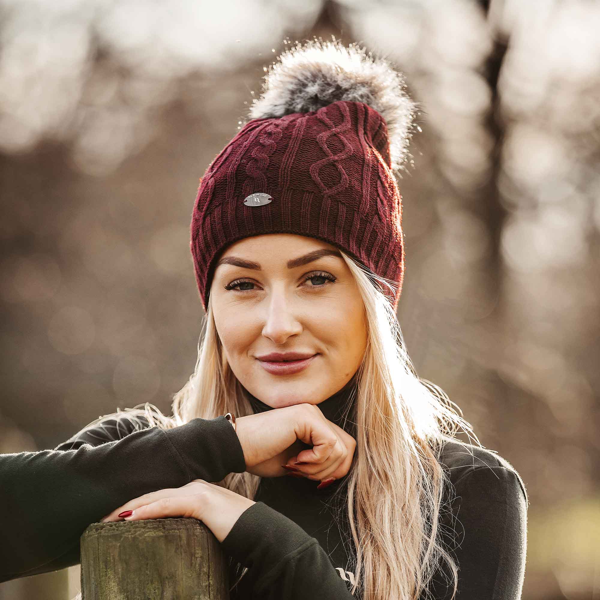 Back on Track Rose Mössa – Vinröd