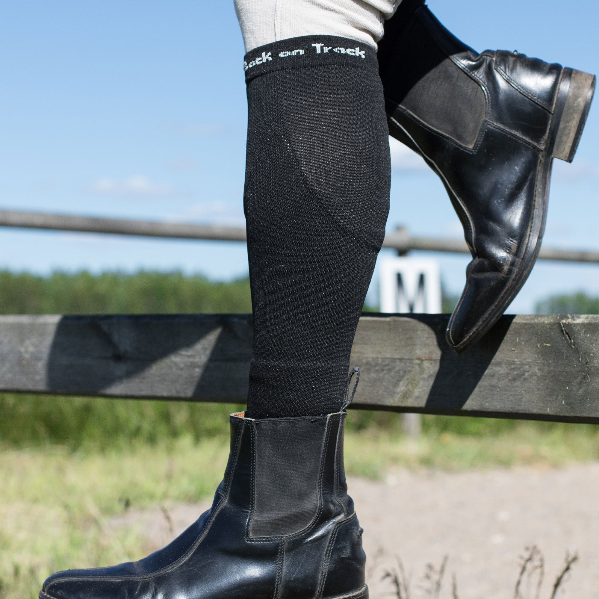 Back on Track Nikki Knästrumpor Bred vad – Svart