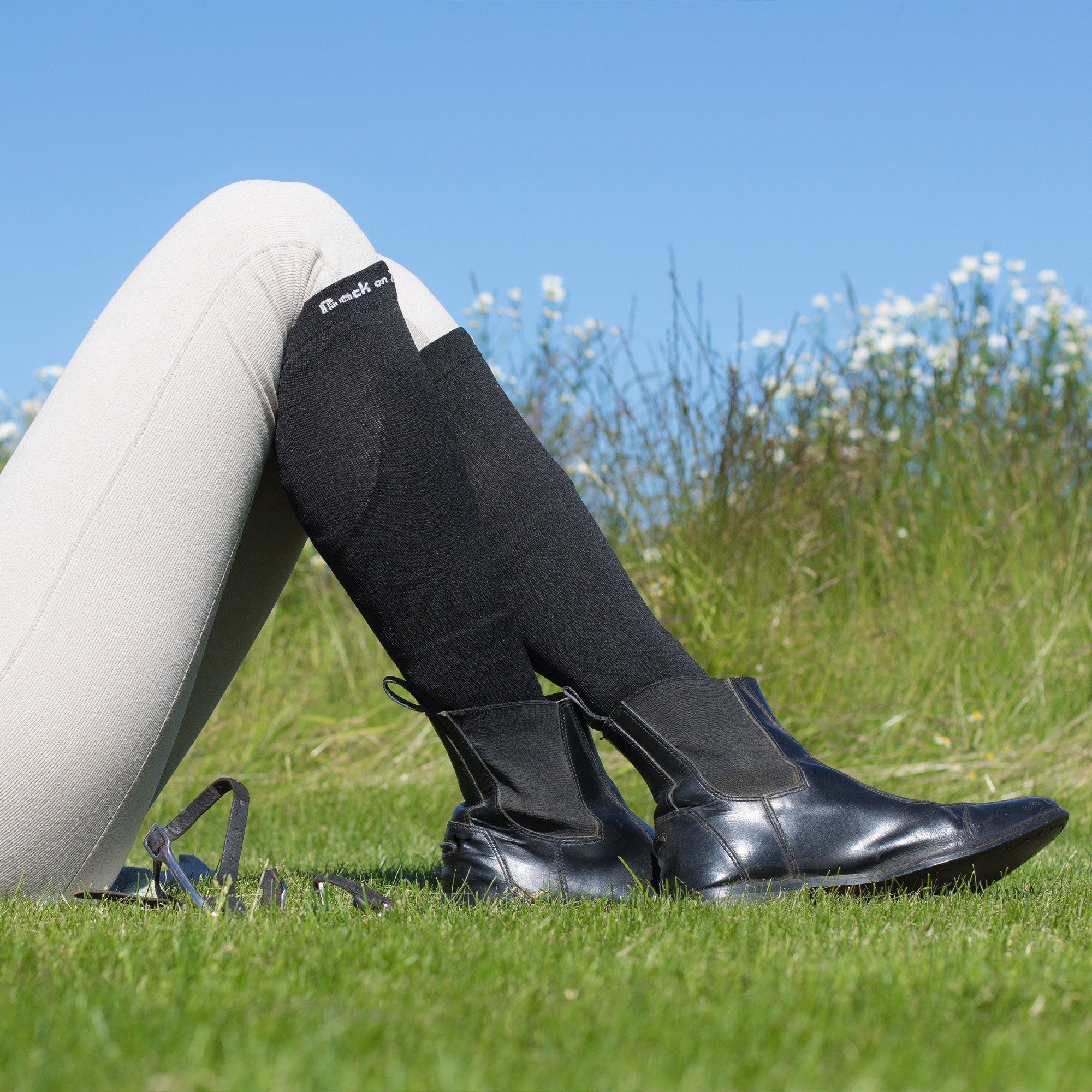 Back on Track Nikki Knästrumpor Bred vad – Svart