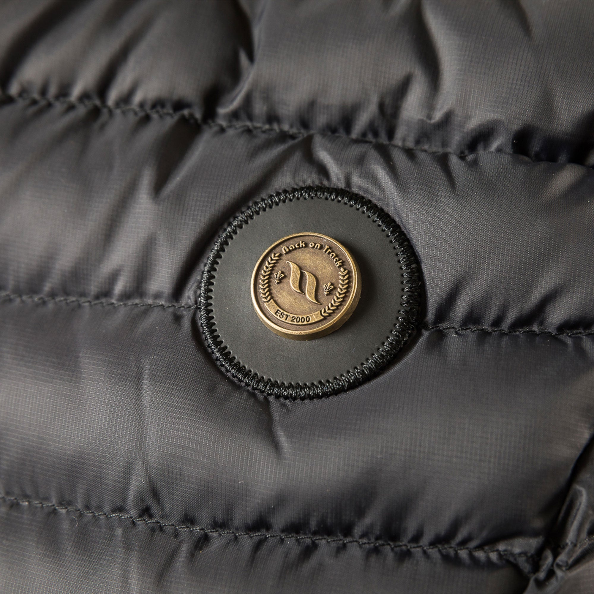 Back on Track Luna Väst Dam med logotyp – Svart