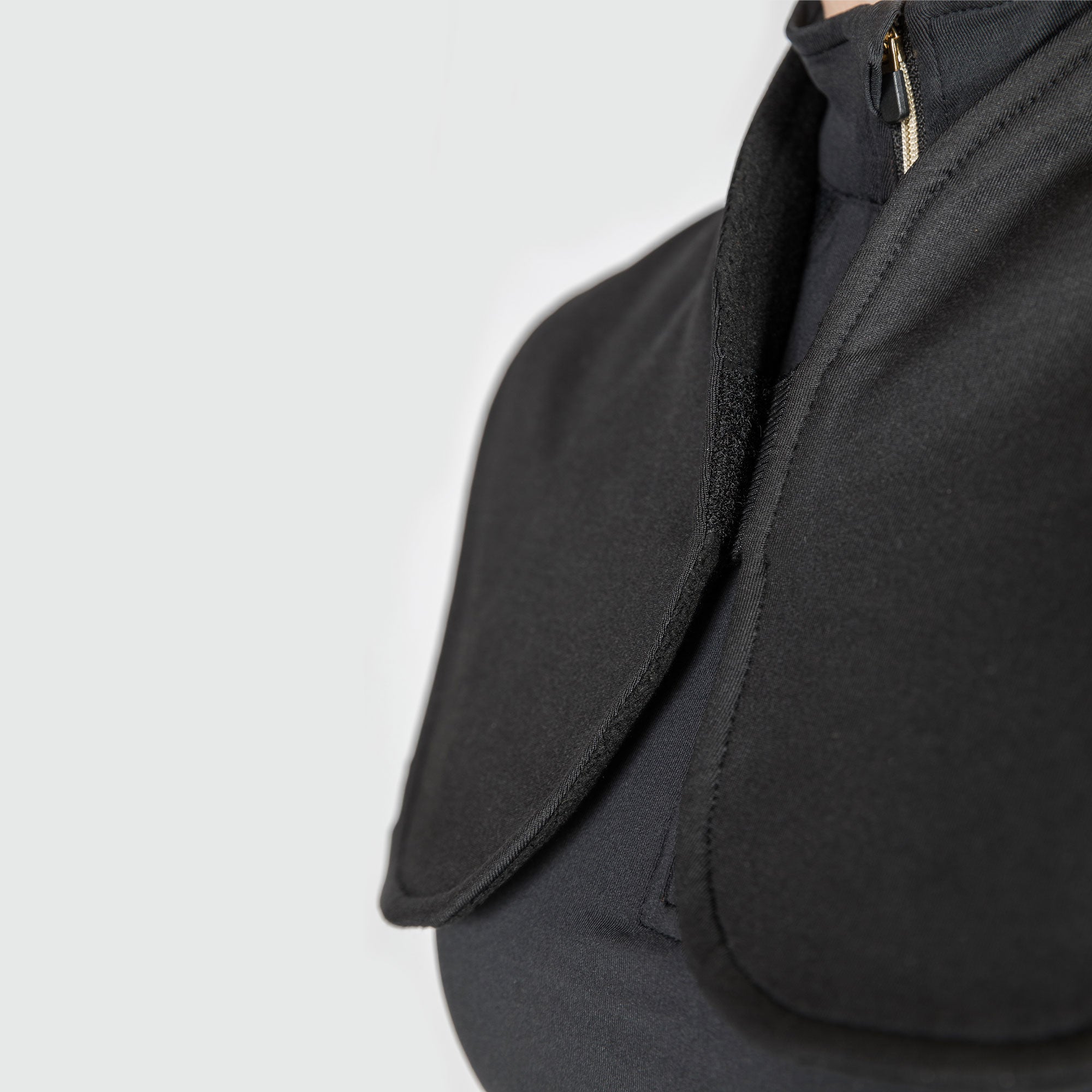 Back on Track Amethyst Nackskydd – Svart