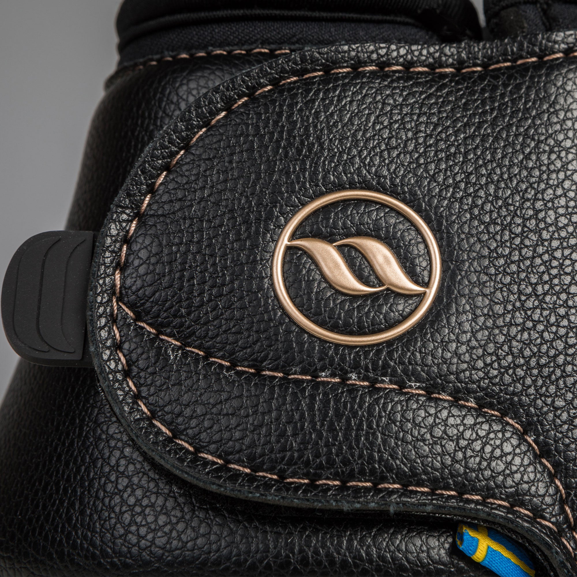 Back on Track Deep Nights Boots – Svart