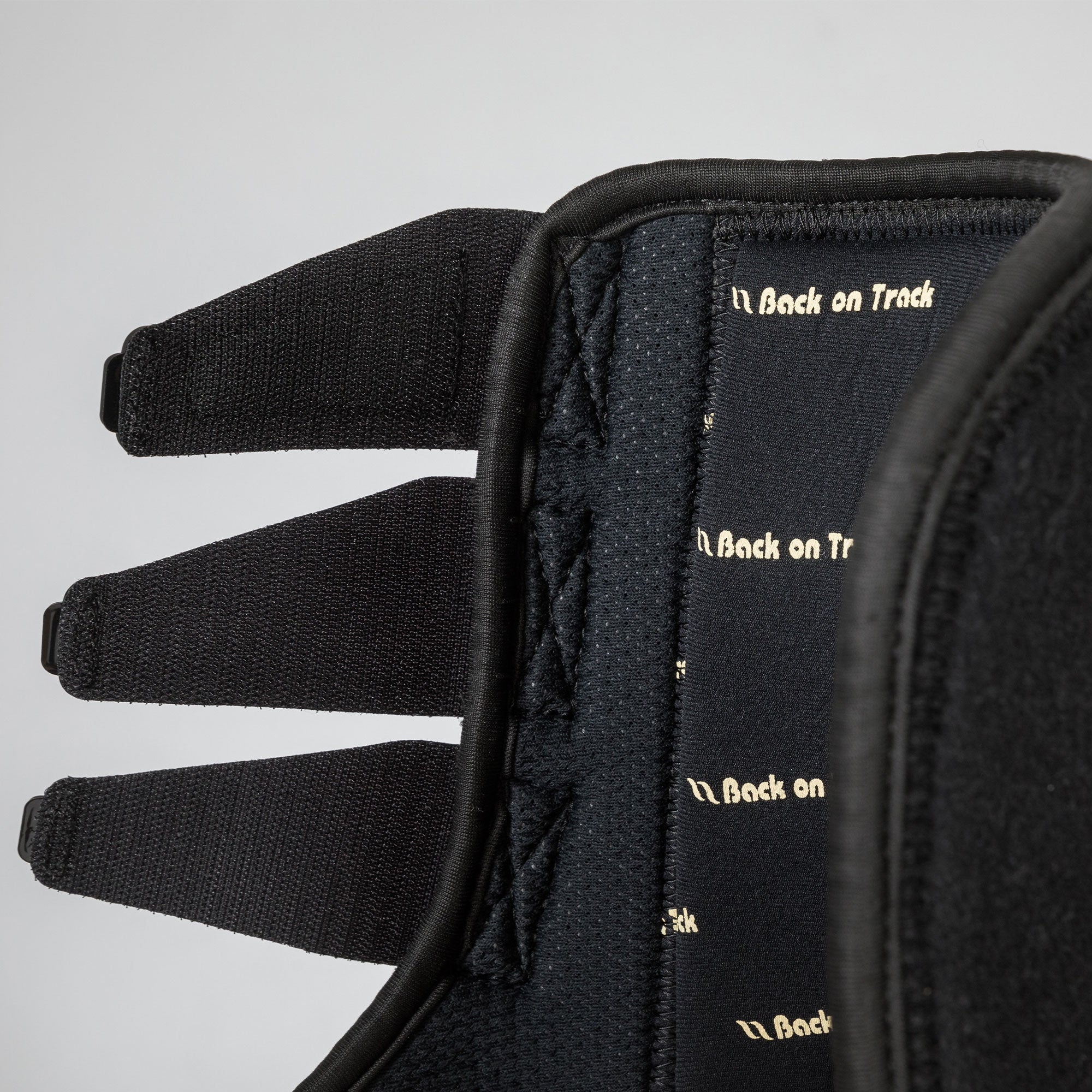 Back on Track Airflow Exercise Boots – Svart