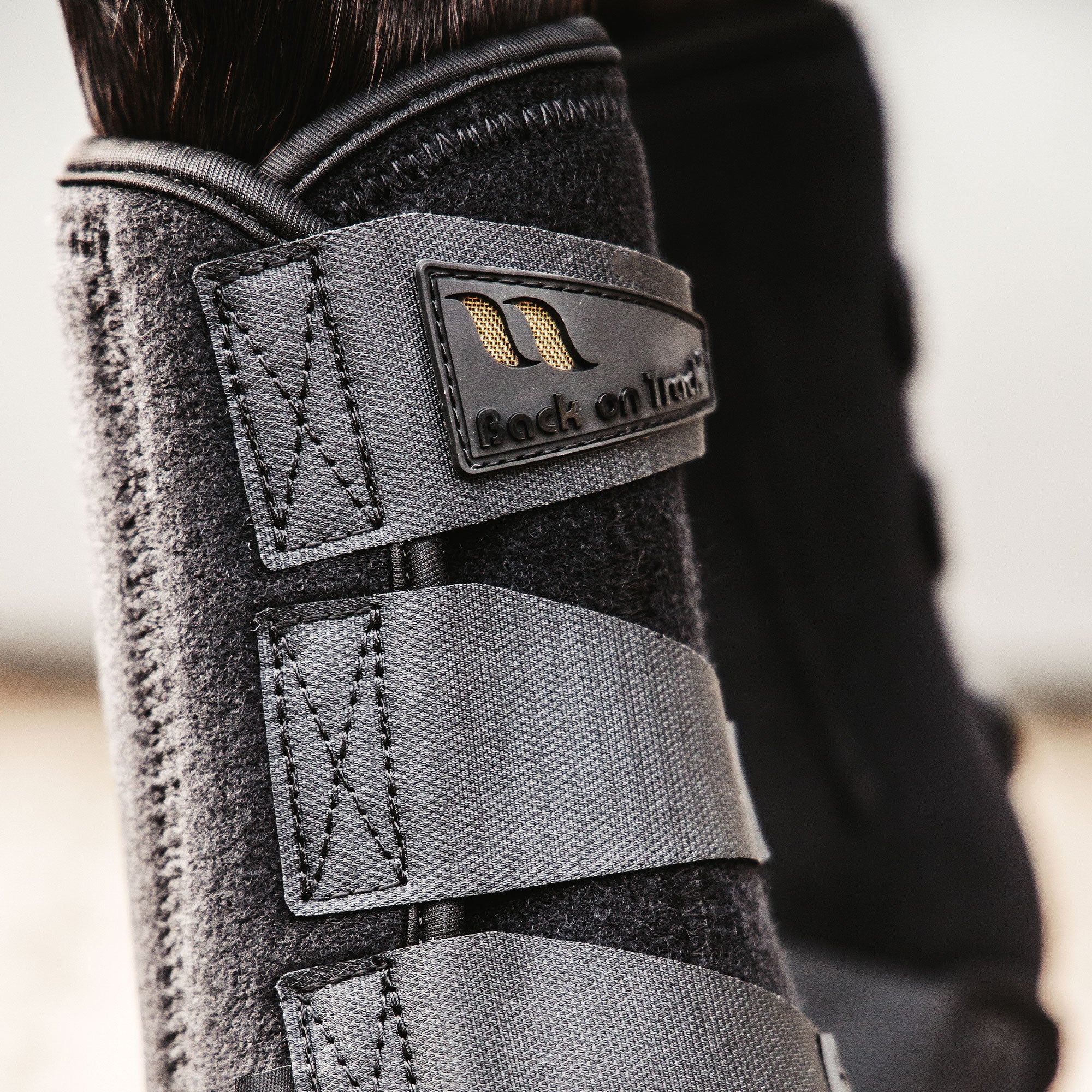 Back on Track Airflow Exercise Boots – Svart