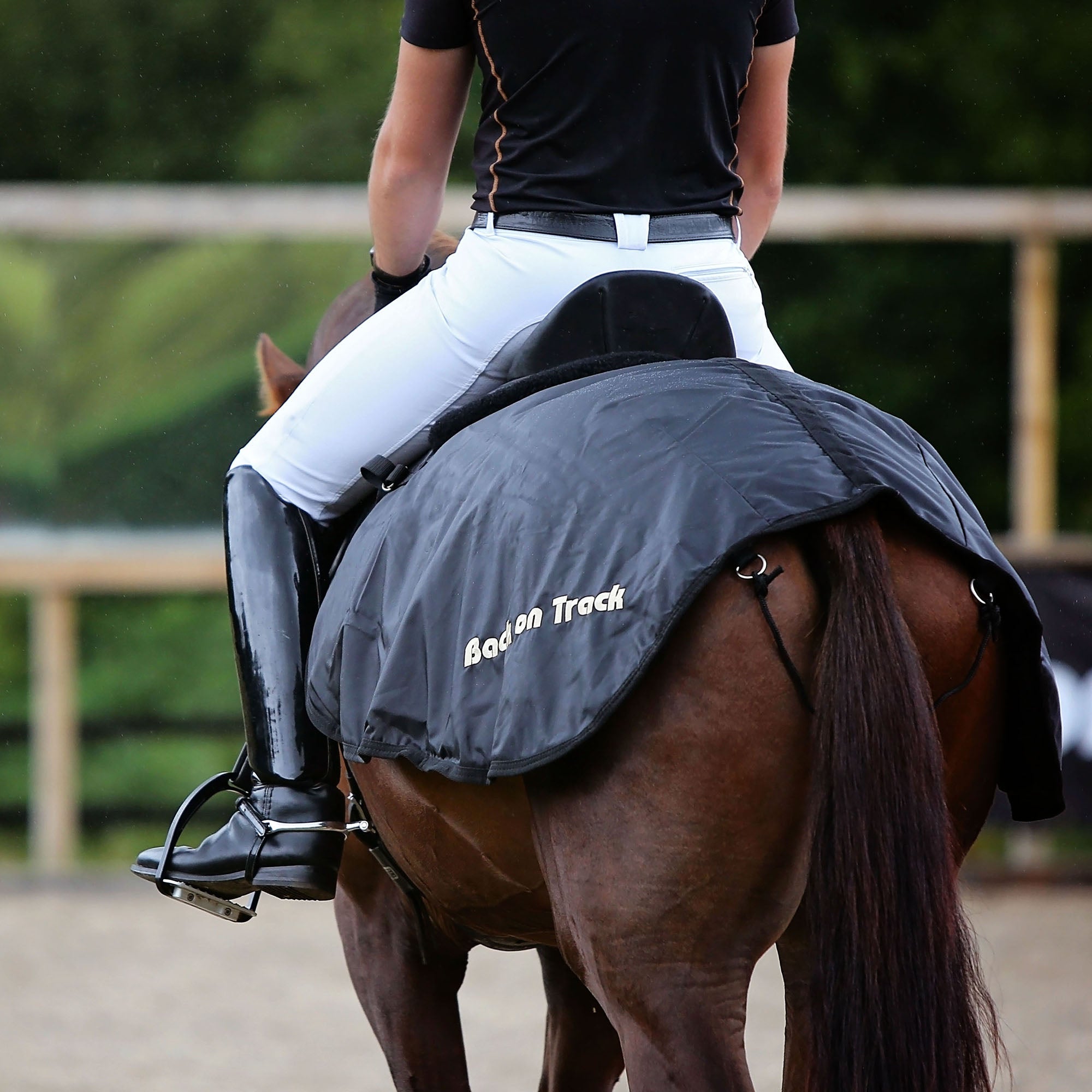 Back on Track Ländtäcke – Svart