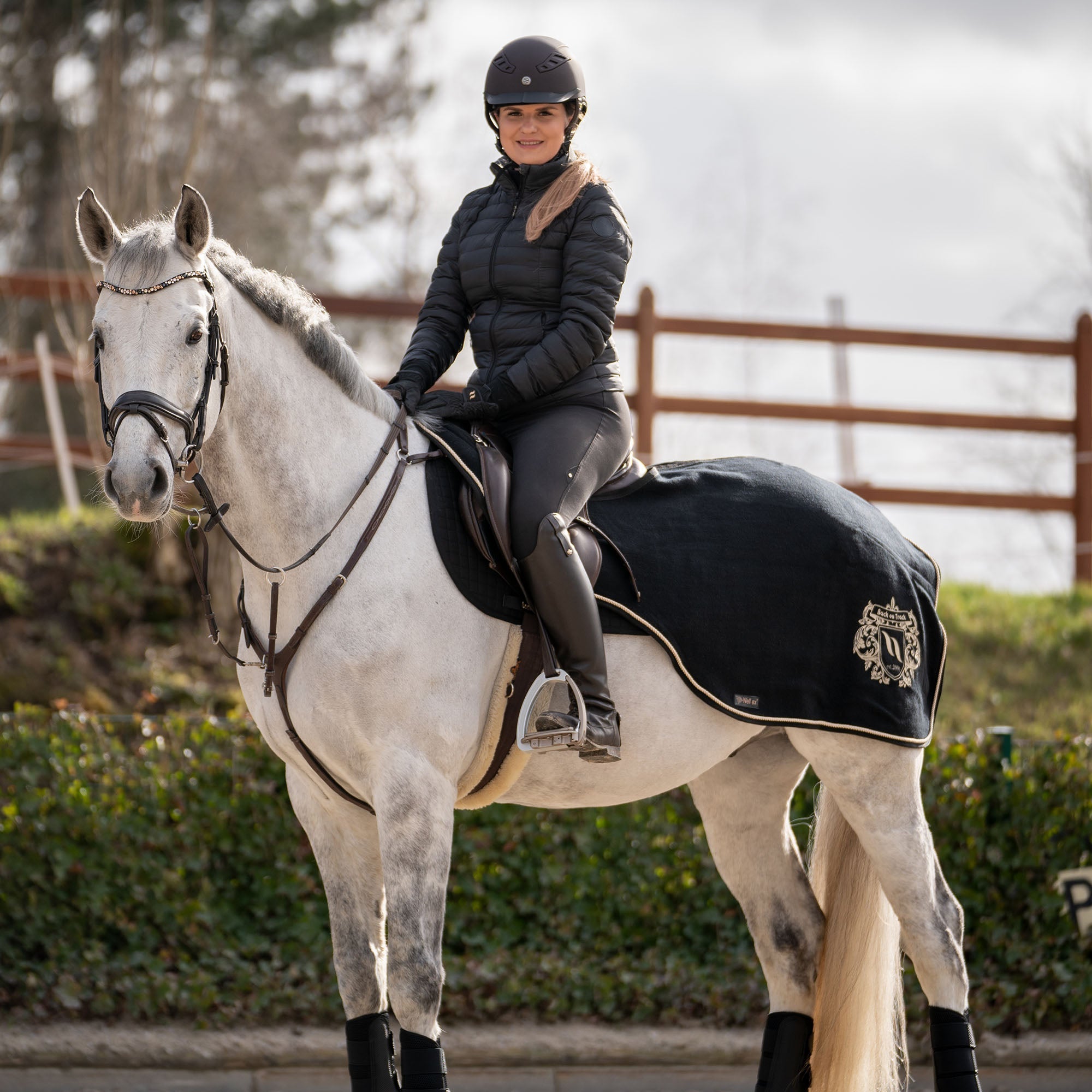 Back on Track William Skrittäcke i Ull – Svart