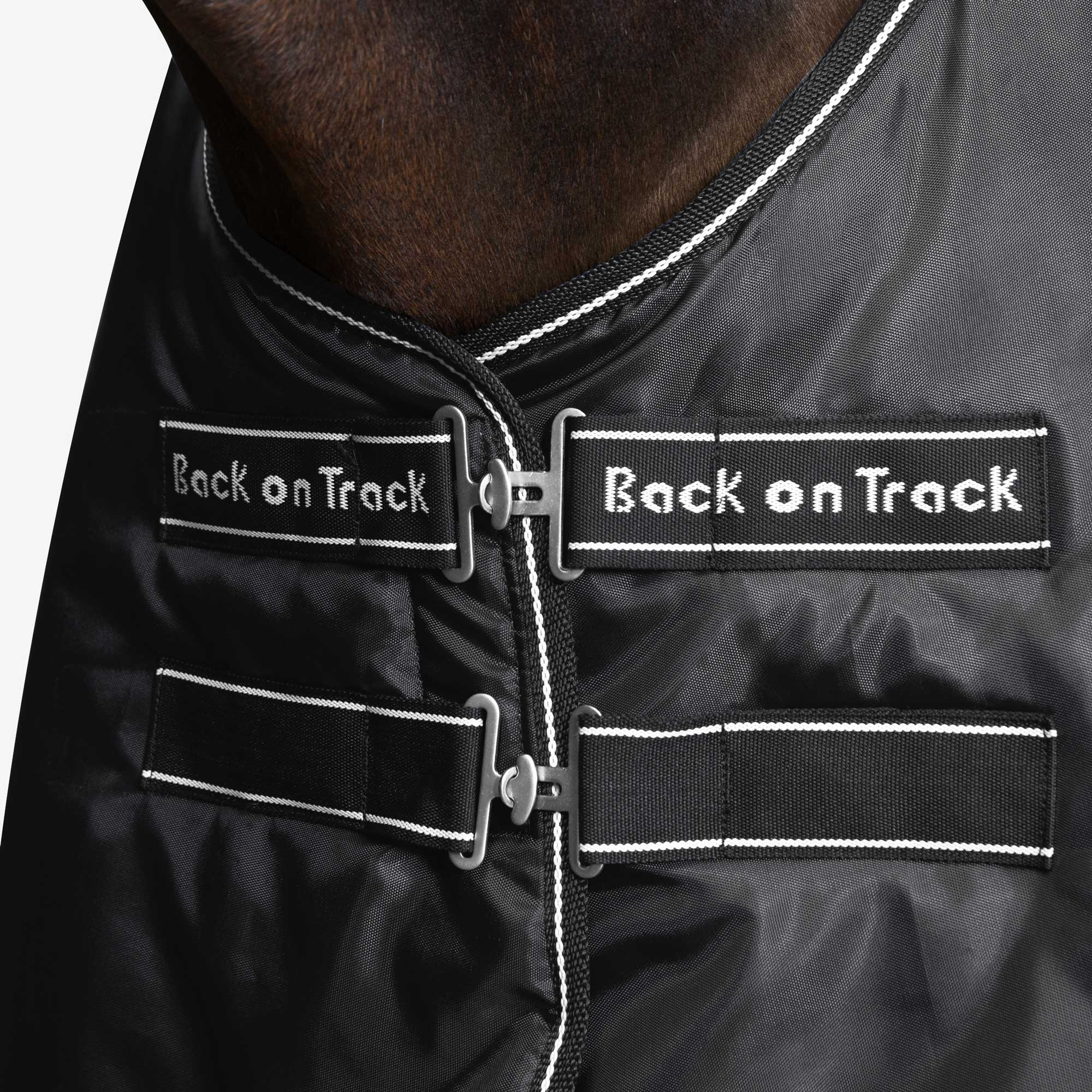 Back on Track Millie Stalltäcke 200g – Svart