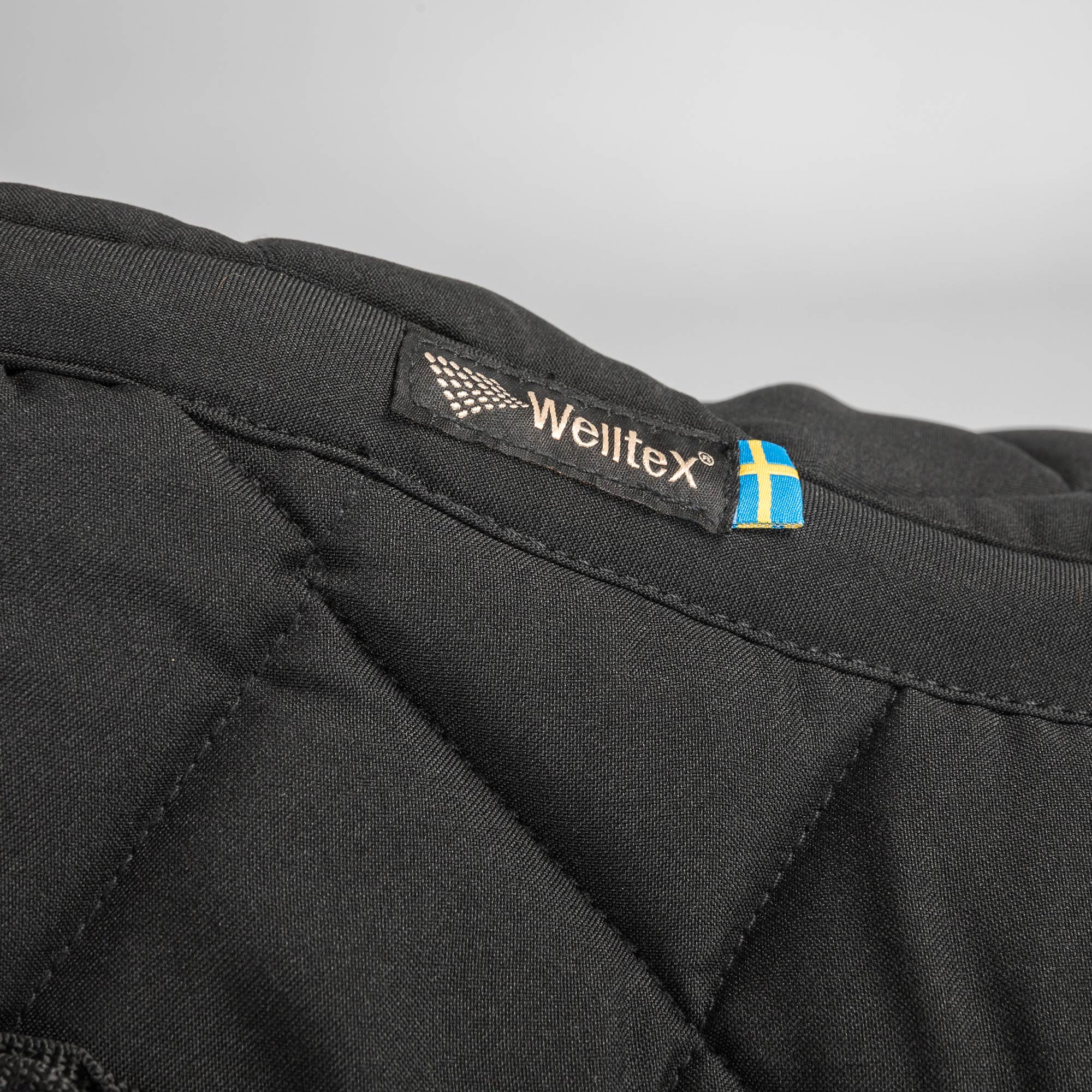 Back on Track Haze Collection Schabrak Dressyr – Svart