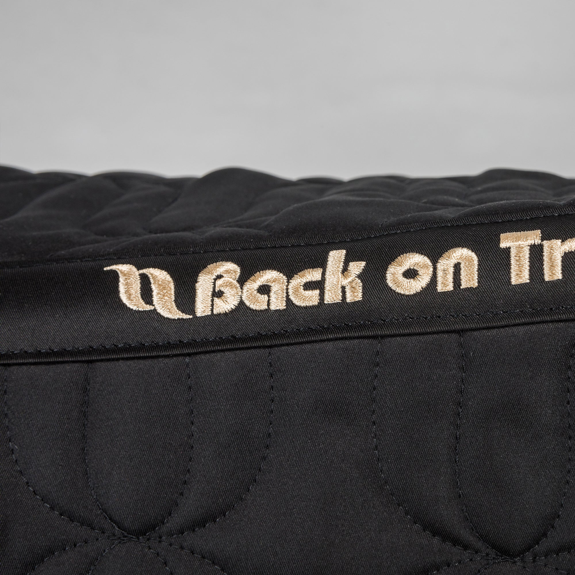 Back on Track Deep Nights Schabrak Hopp – Svart