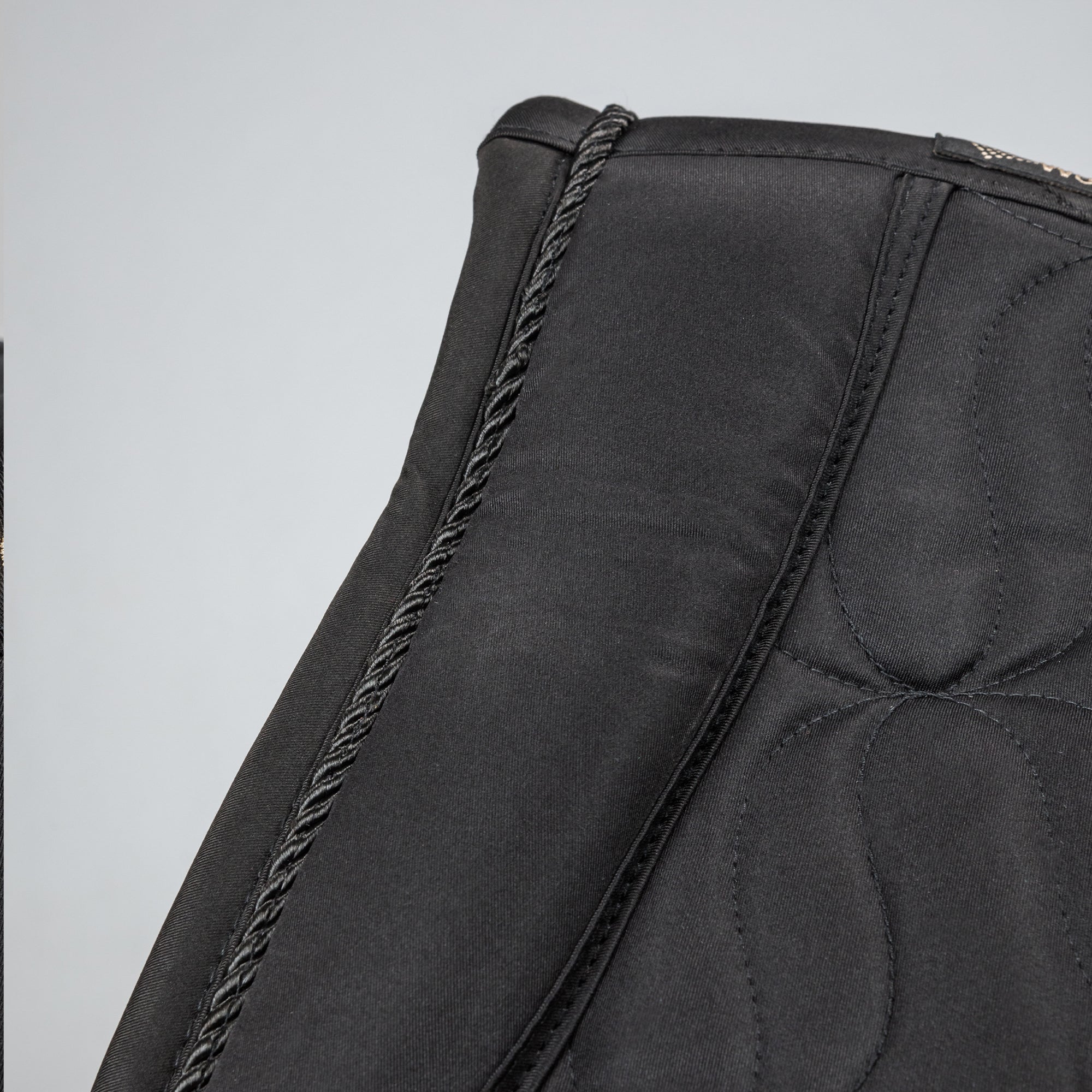 Back on Track Deep Nights Schabrak Hopp – Svart