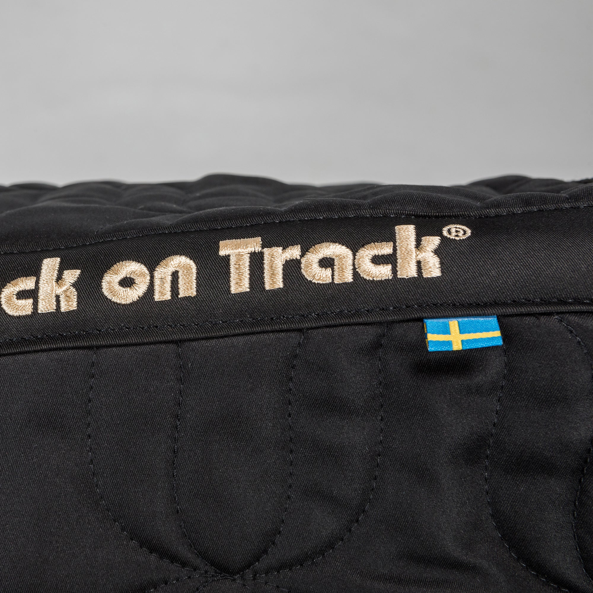 Back on Track Deep Nights Schabrak Dressyr – Svart