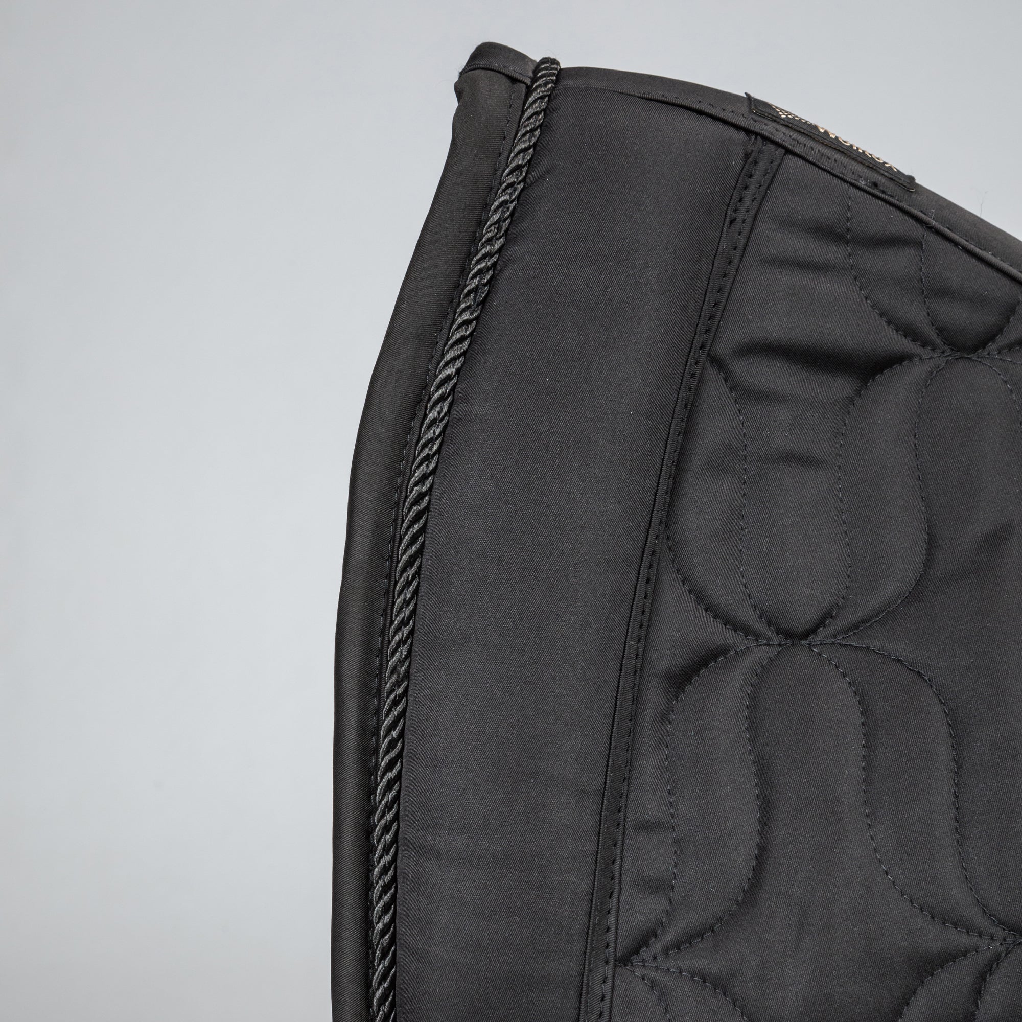 Back on Track Deep Nights Schabrak Dressyr – Svart