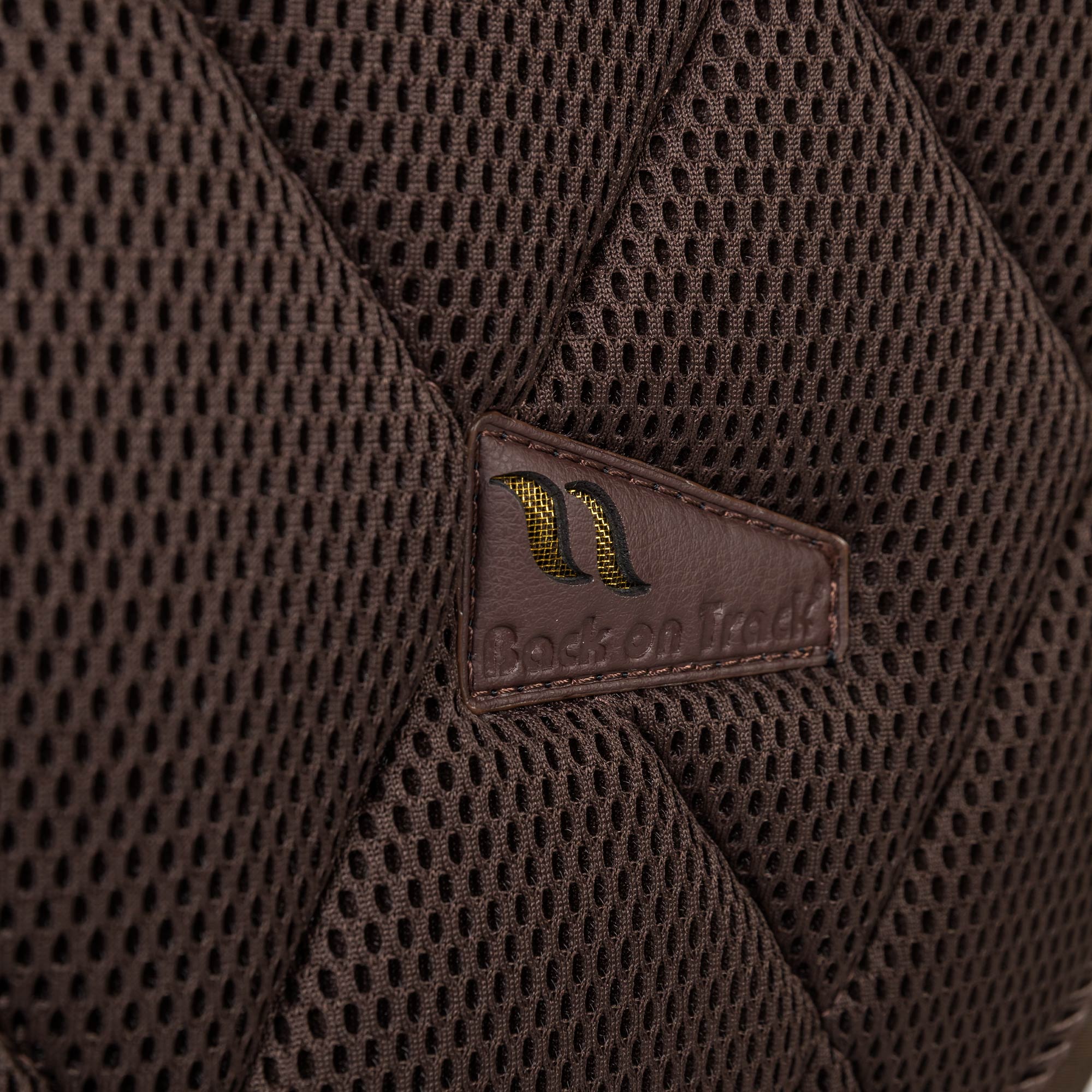 Back on Track Airflow Schabrak Dressyr – Brown