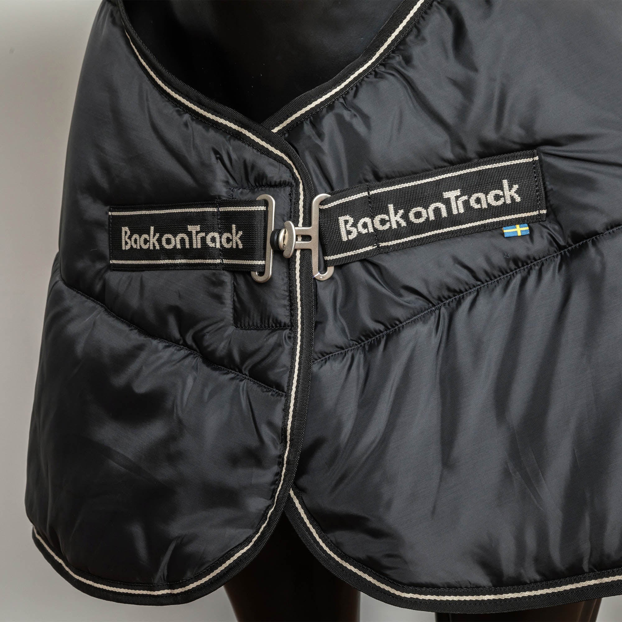 Back on Track Rhyolite Liner 100 g – Svart