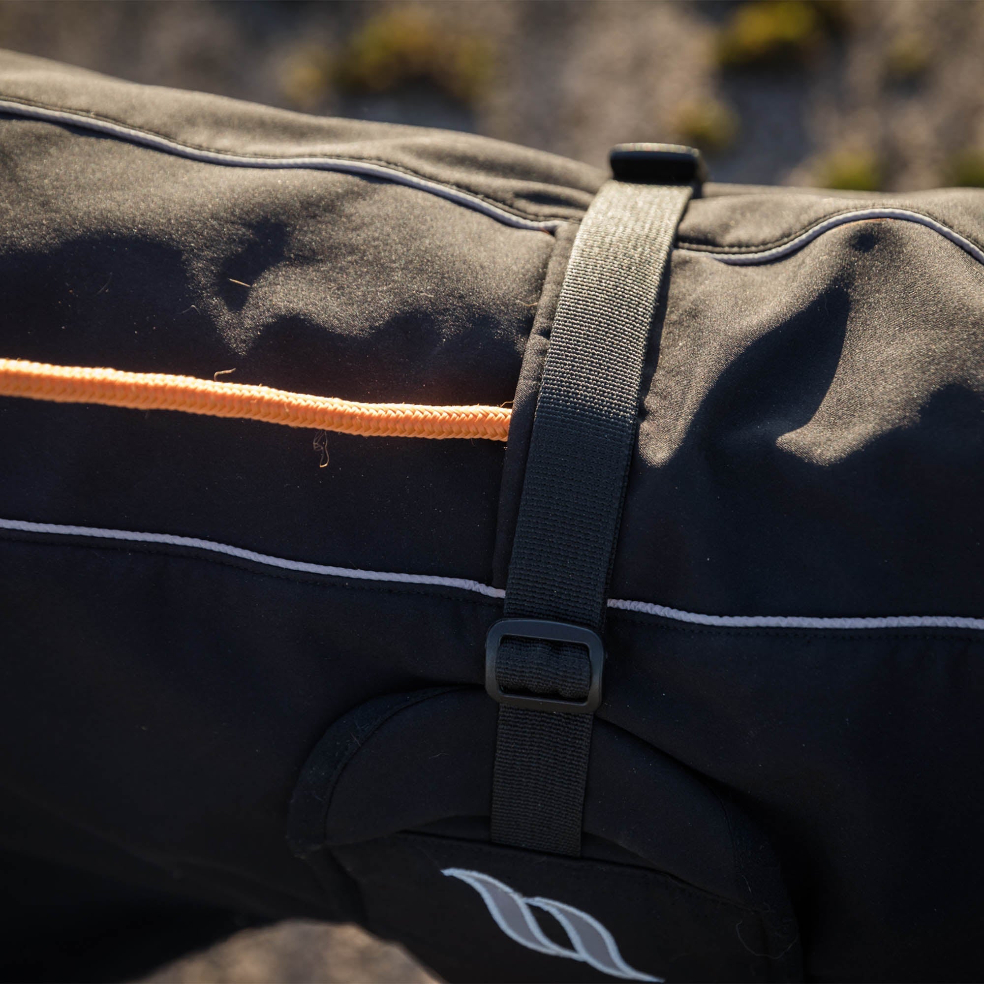 Back on Track Nella Hundtäcke – Svart