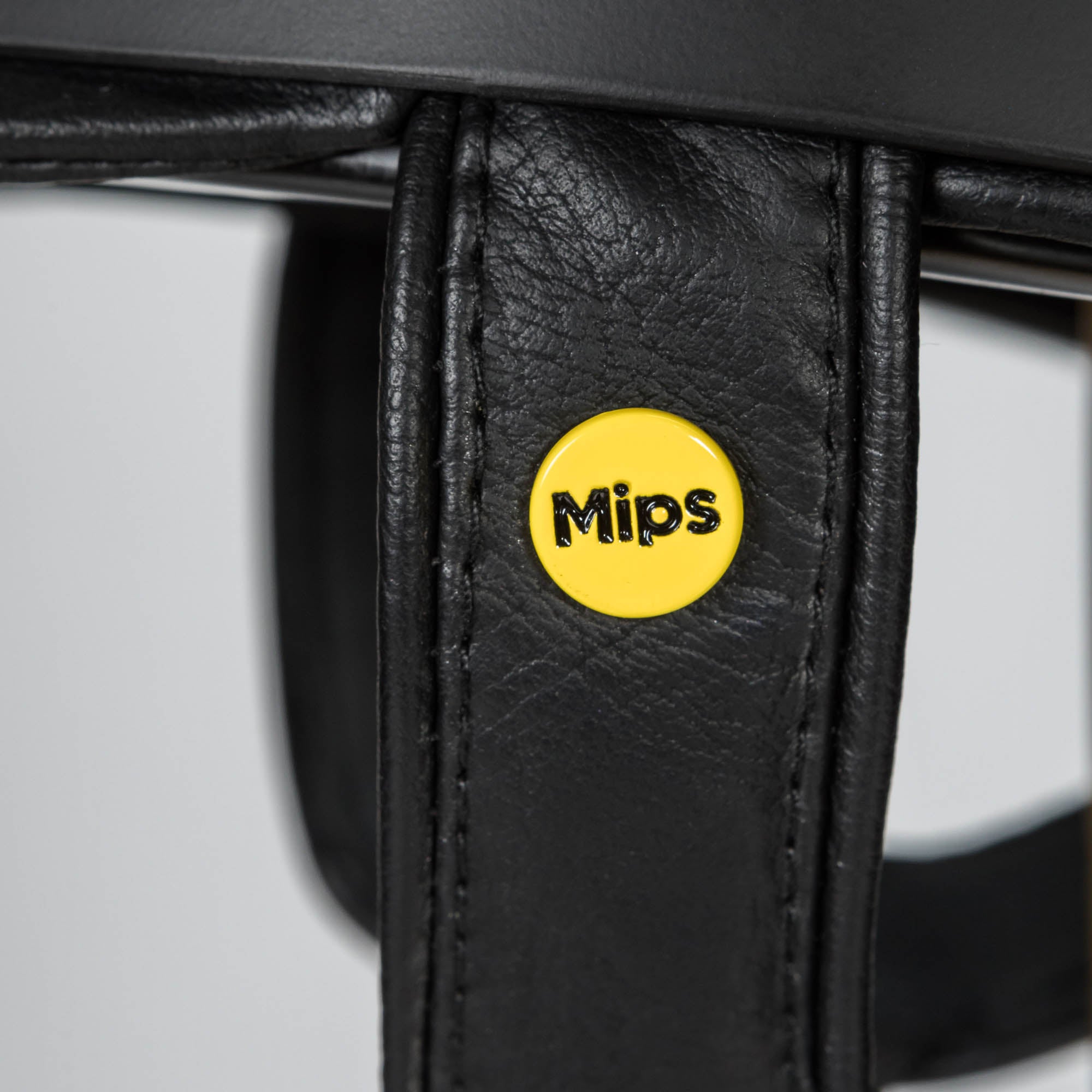 Back on Track MIPS Neoz Ridhjälm - Svart