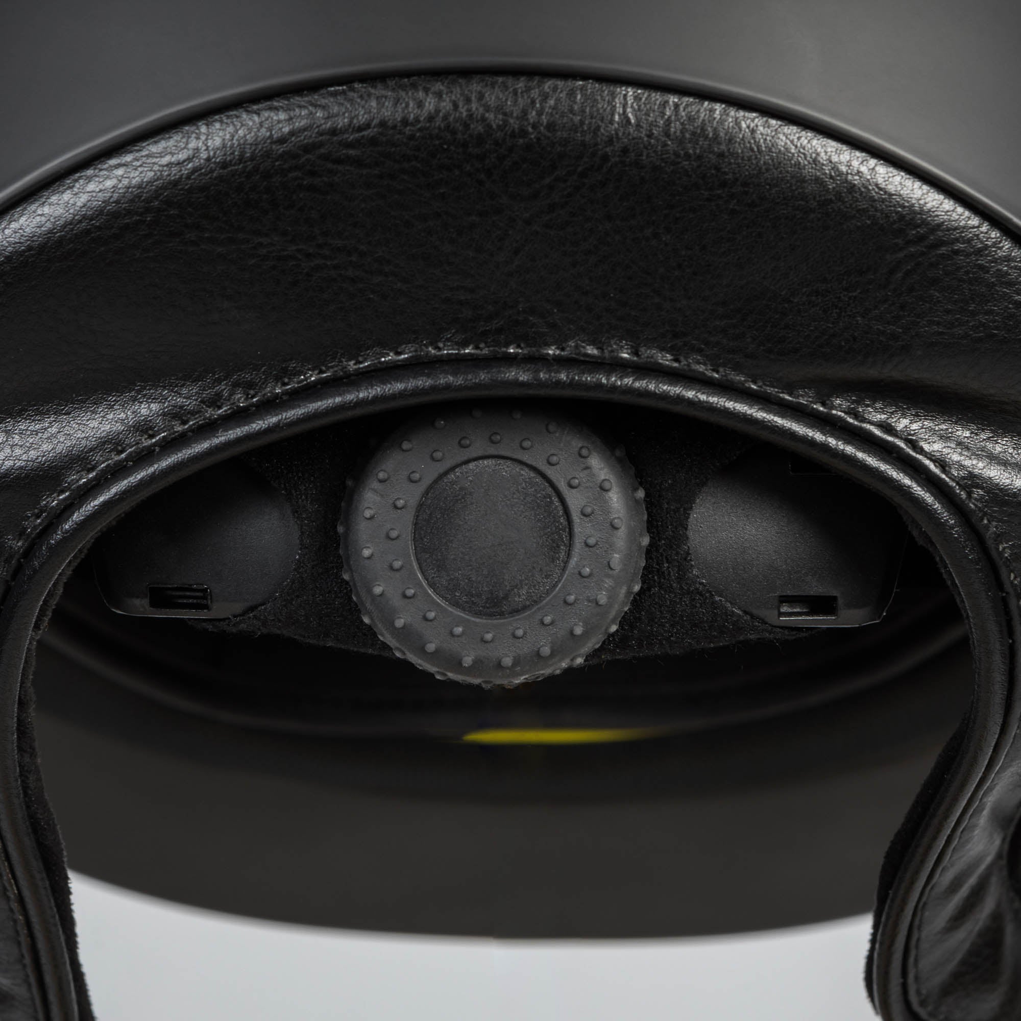 Back on Track Caracas Ridhjälm