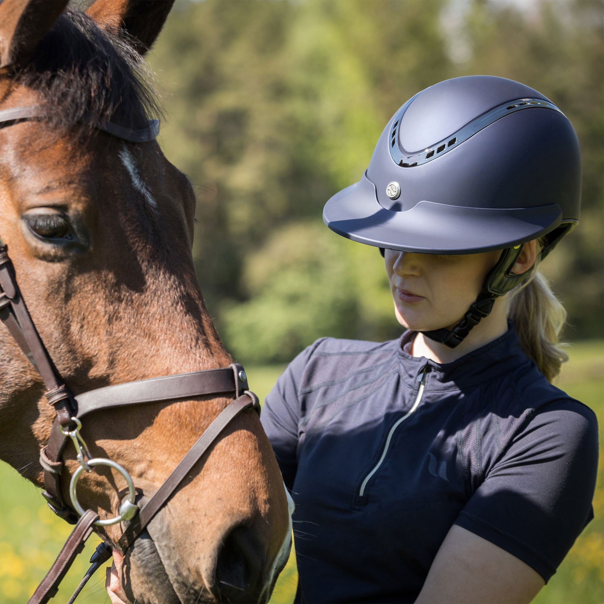 Back on Track EQ3 Pardus Smooth Top Solskärm – Svart