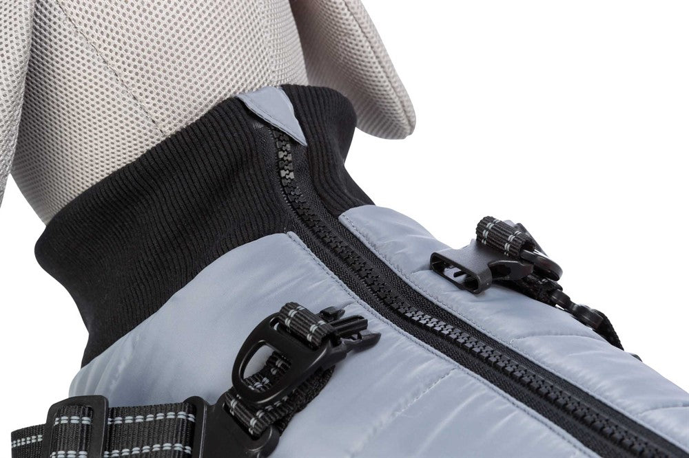 Trixie Pontis täcke med sele - Grå