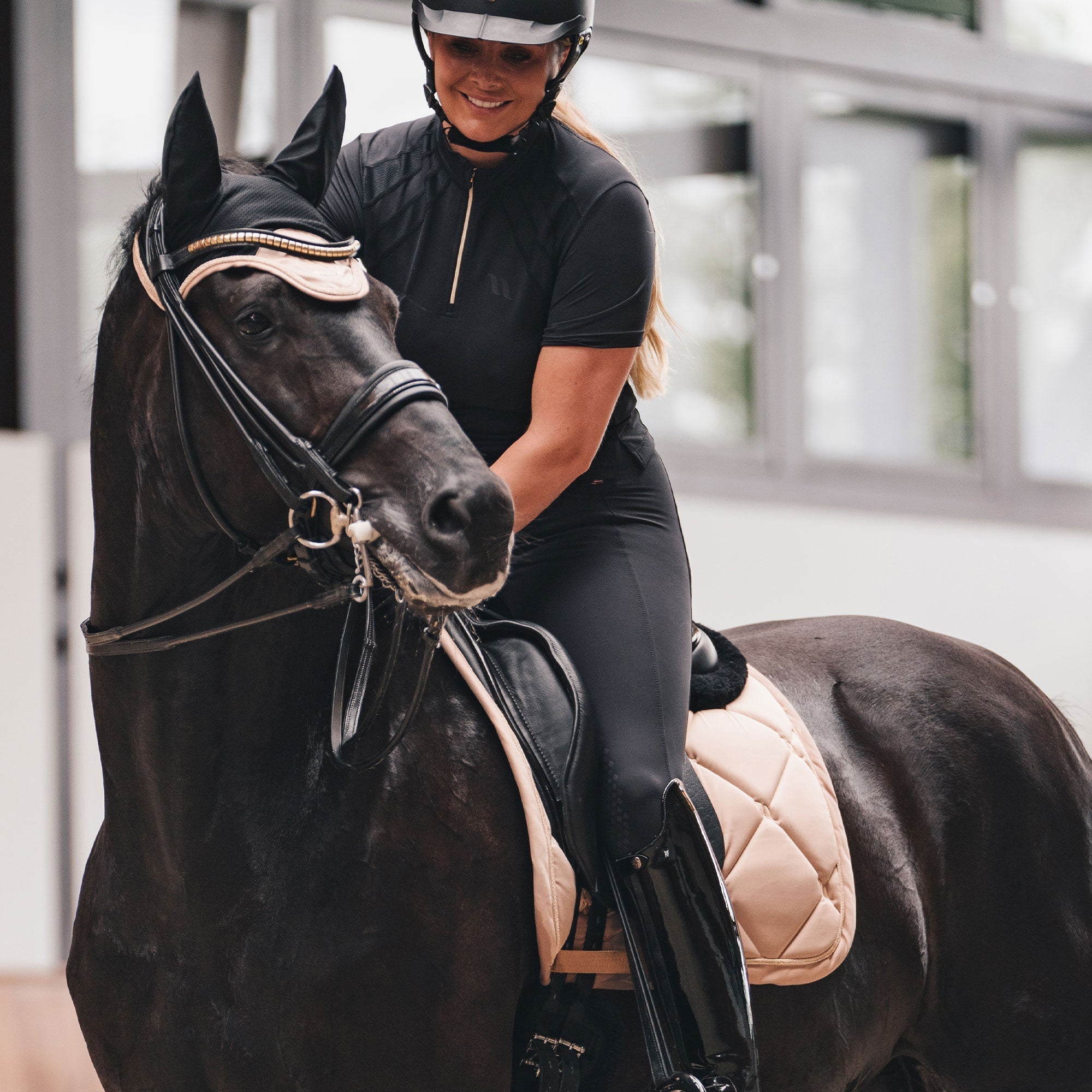 Back on Track Nights Collection Schabrak Dressyr – Champagne