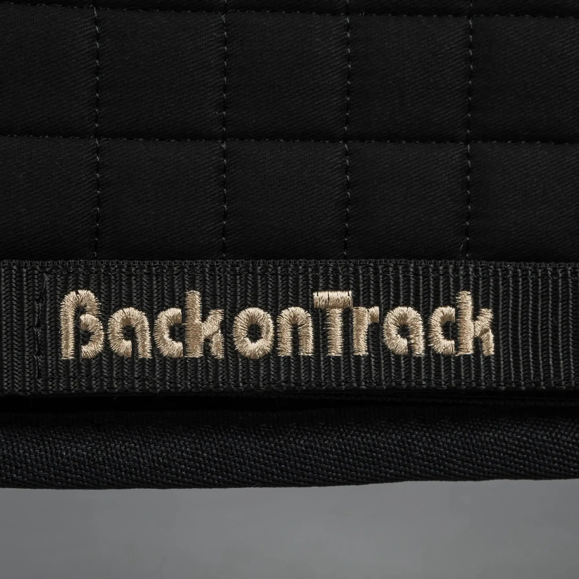 Back on Track Schabrak Dressyr No I – Svart