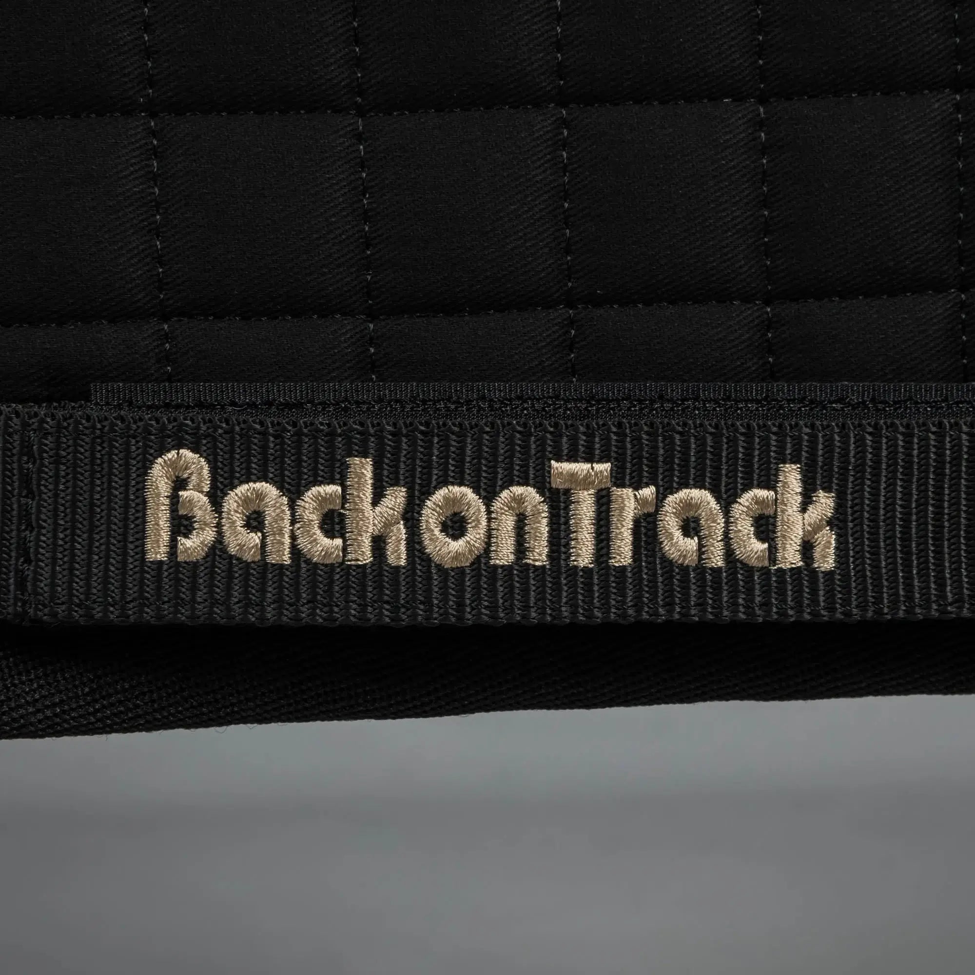 Back on Track Schabrak Dressyr No II – Svart