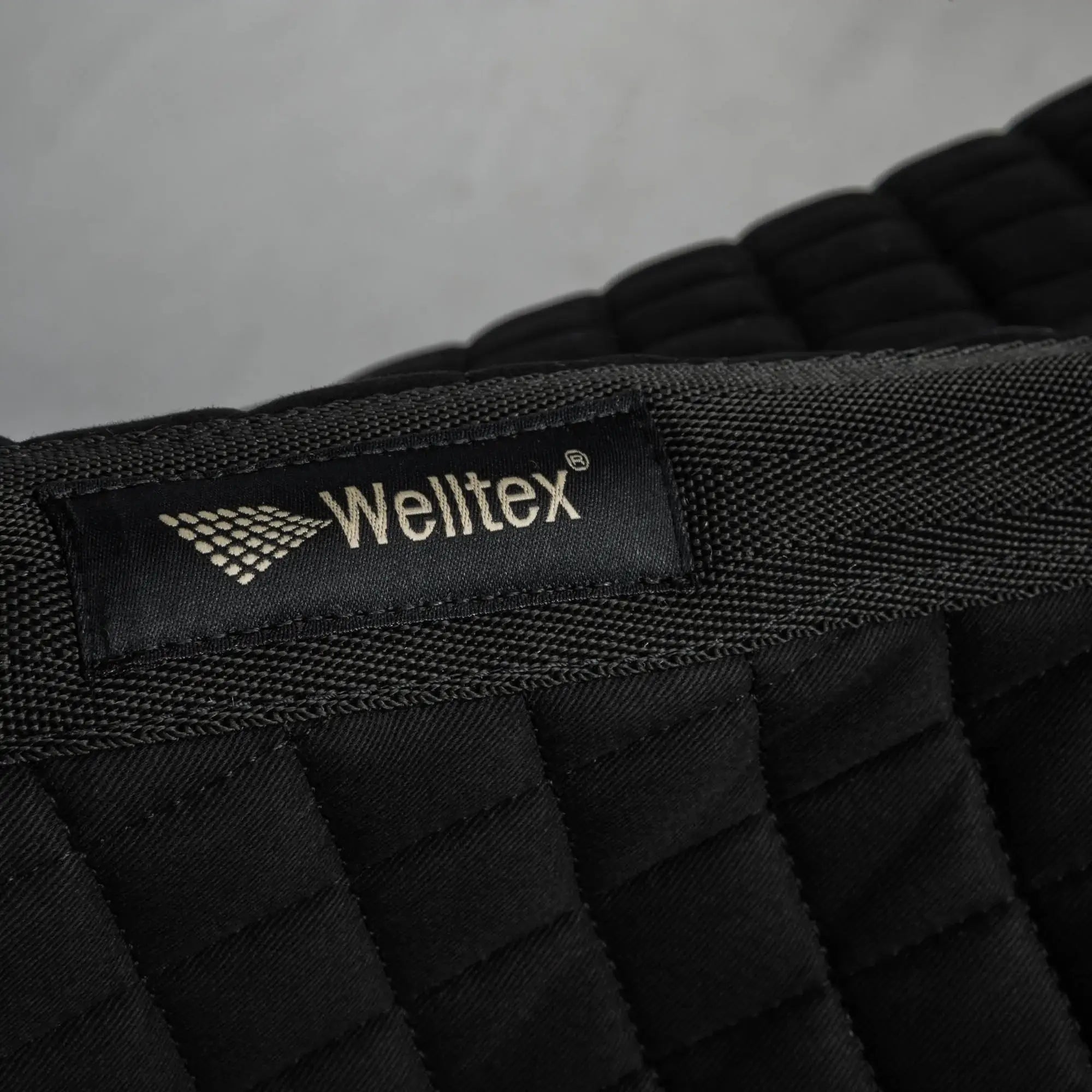 Back on Track Schabrak Hoppning No I – Svart