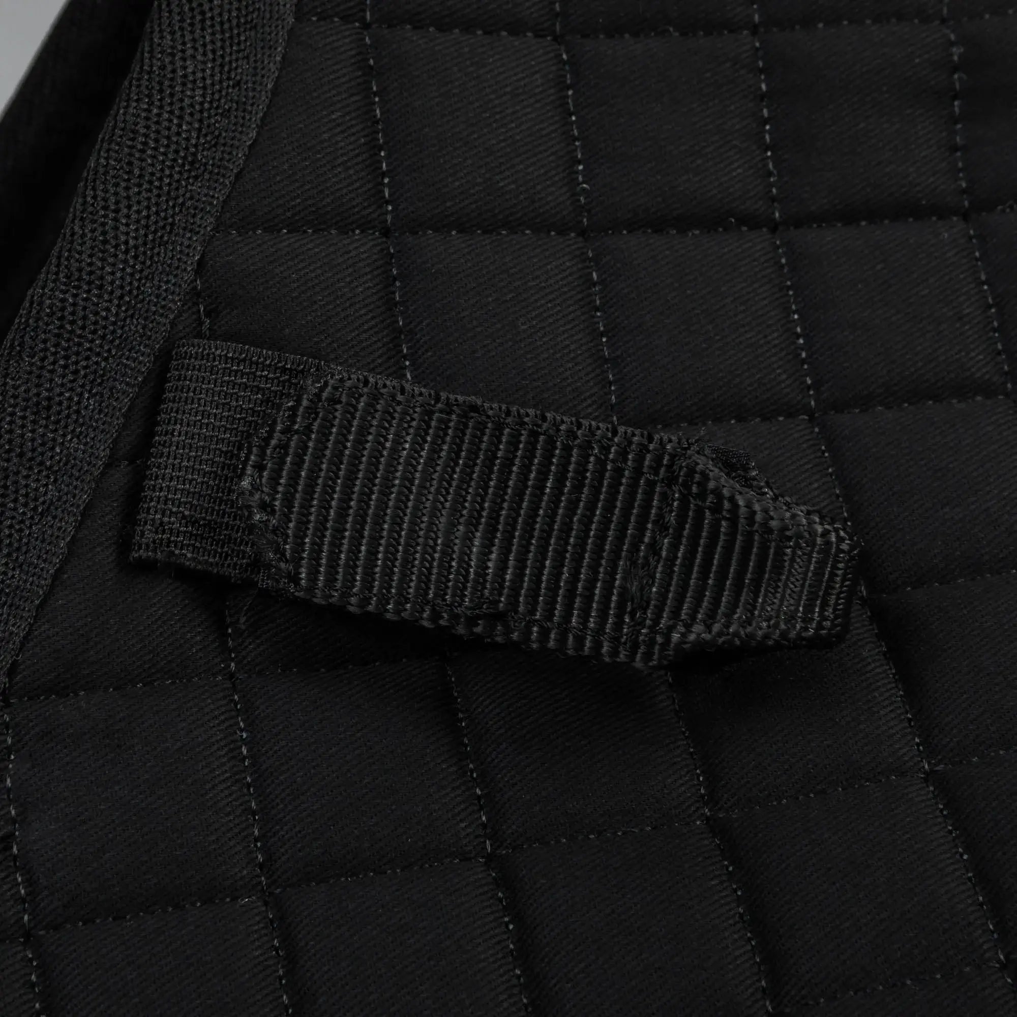 Back on Track Schabrak Hoppning No II – Svart