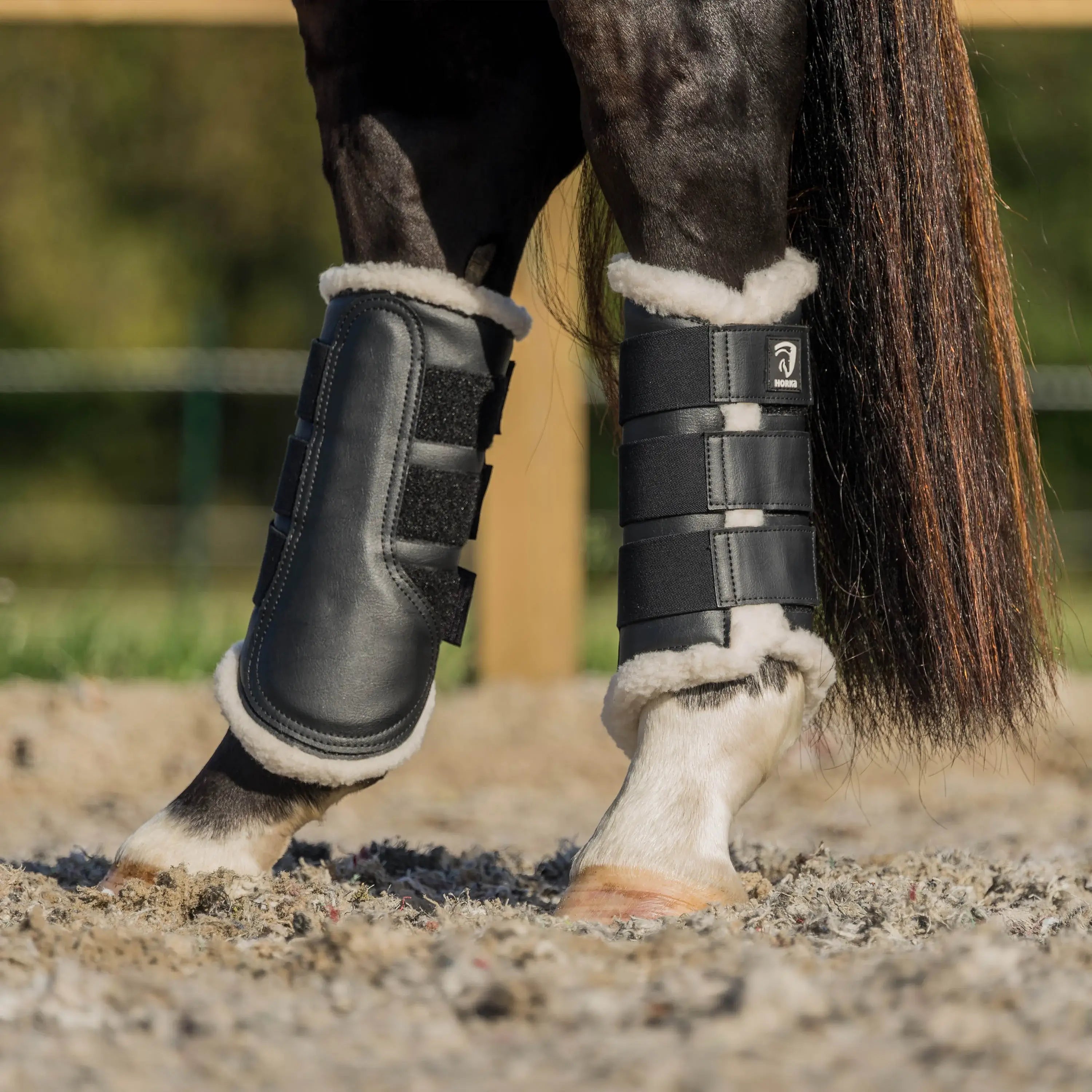 Horka Benskydd med foder - Svart