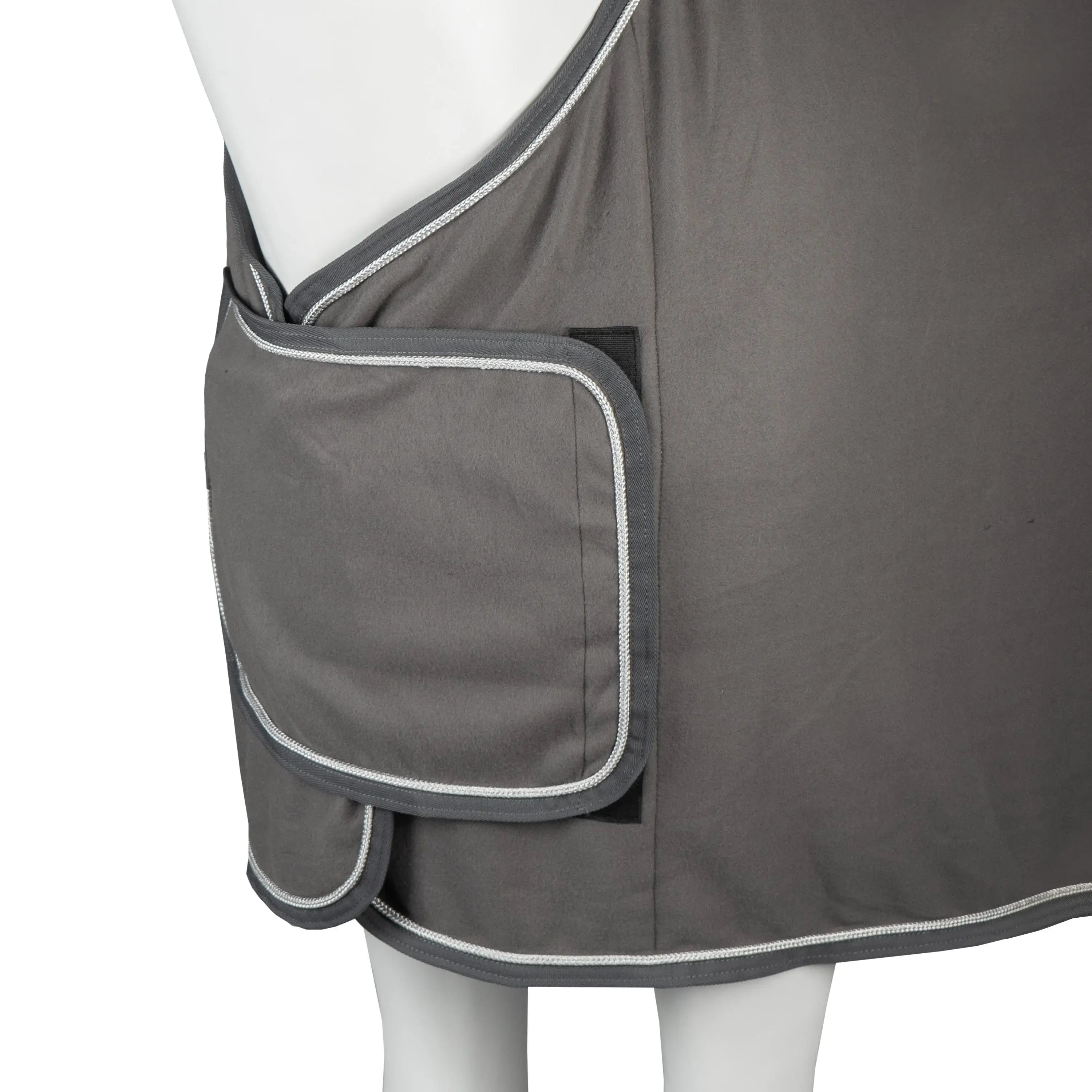 Horka Fleecetäcke med bröstflap & ornament - Grå