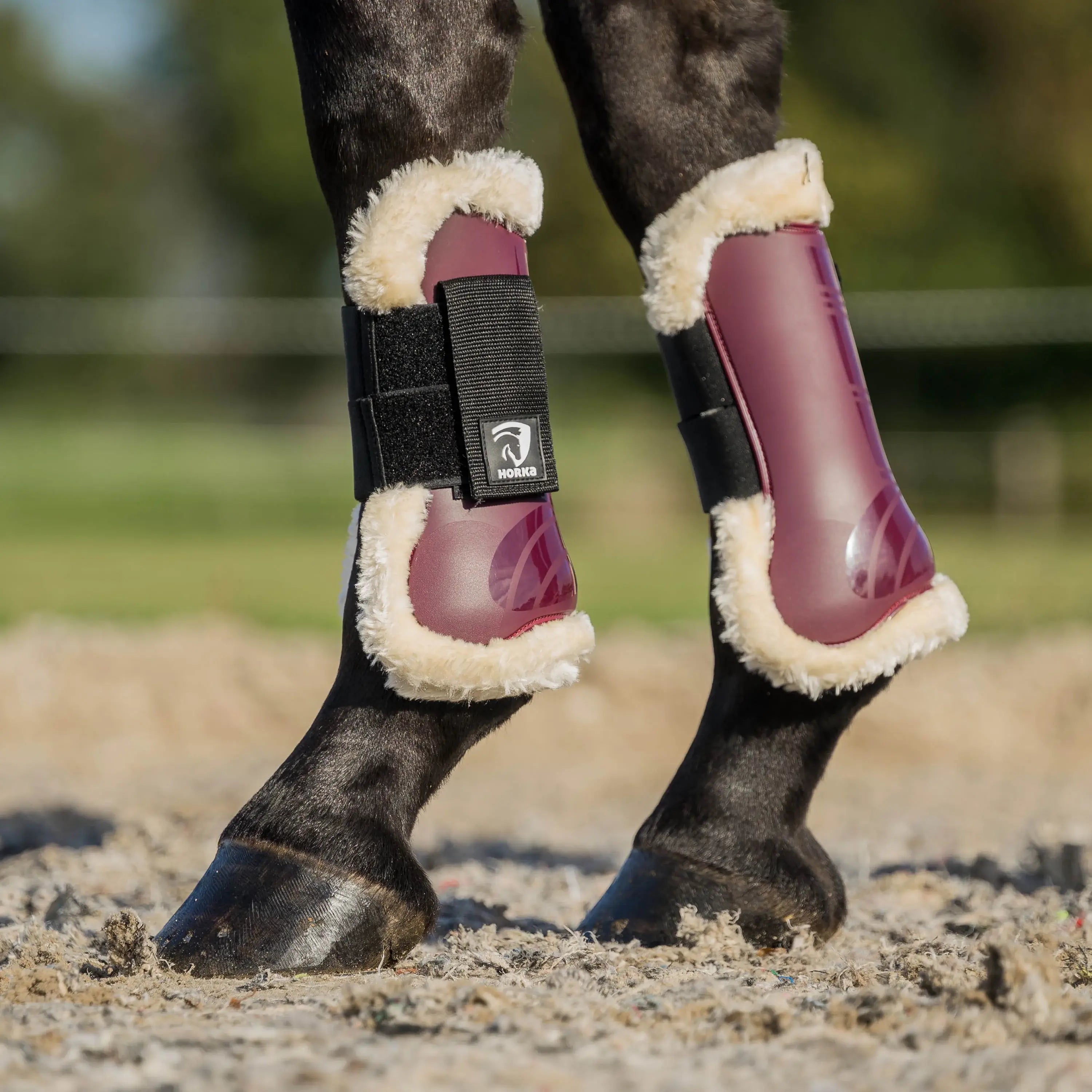 Horka PVC-benskydd med foder (Set om 4) - Vinröd