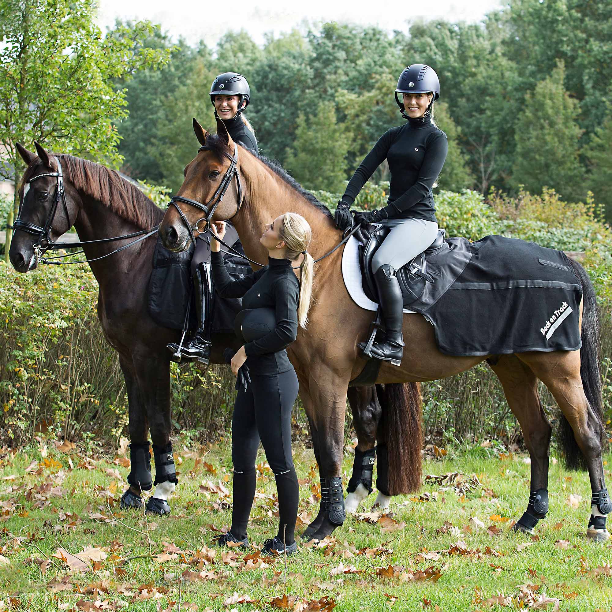 Back on Track Skrittäcke Fleece – Svart
