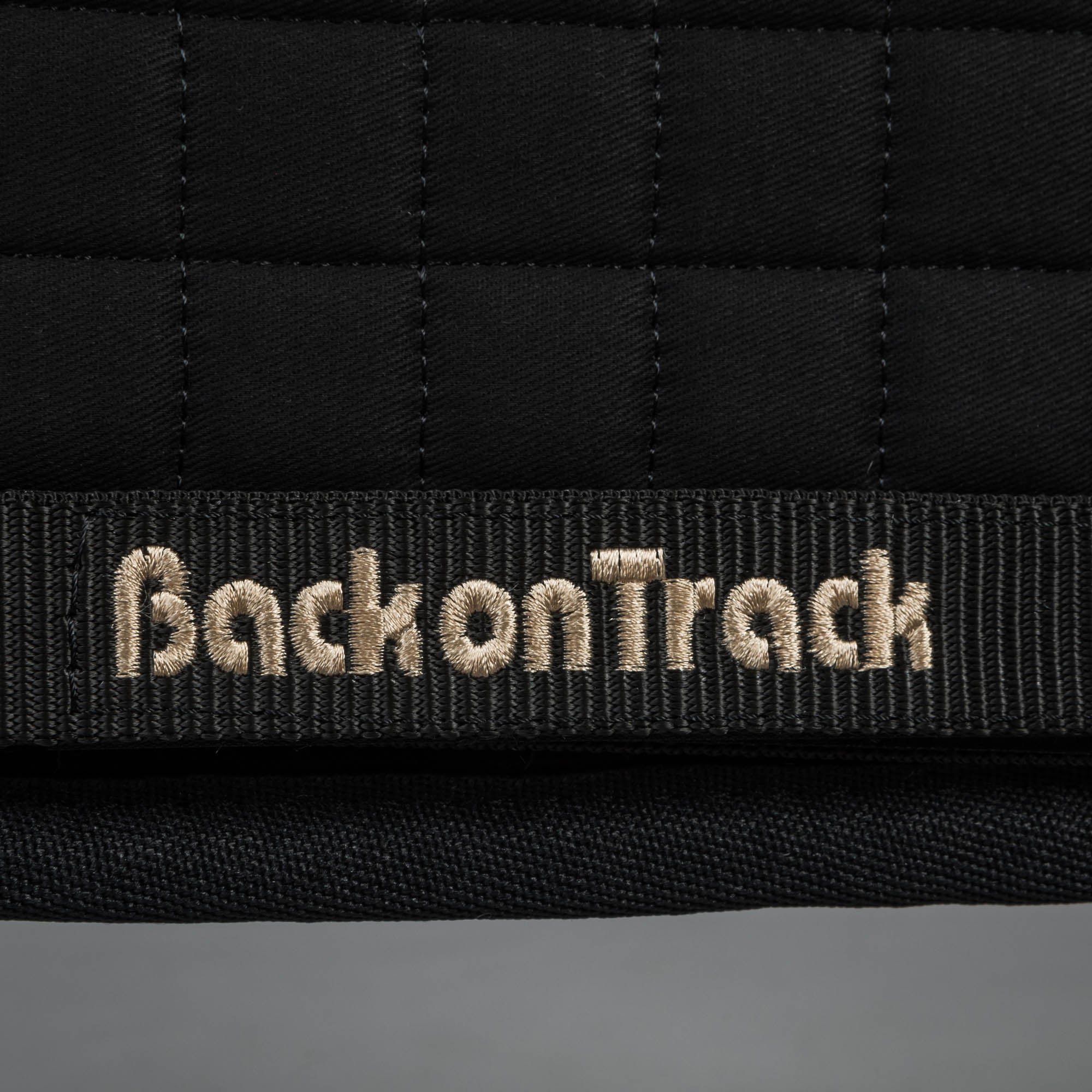 Back on Track Schabrak Dressyr No I – Svart
