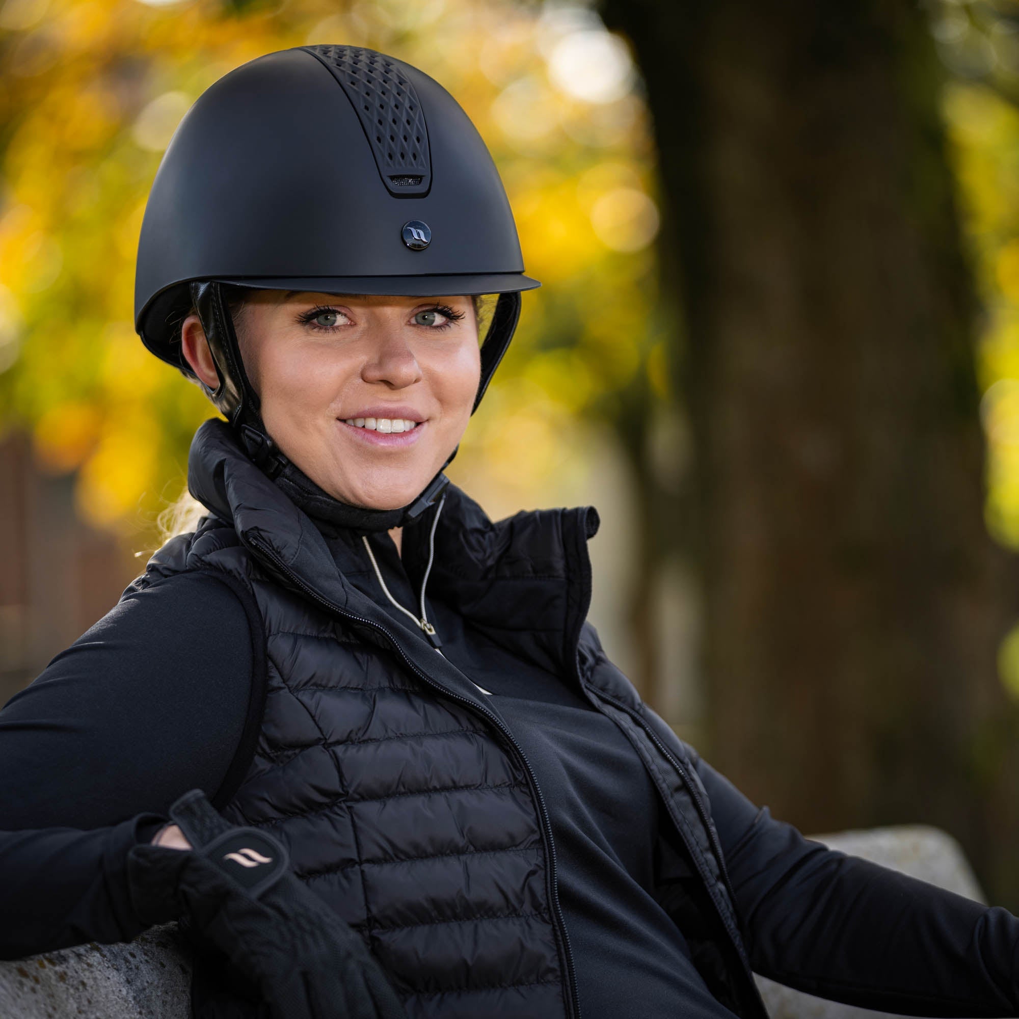 Back on Track Silves Smooth Top MIPS – Svart