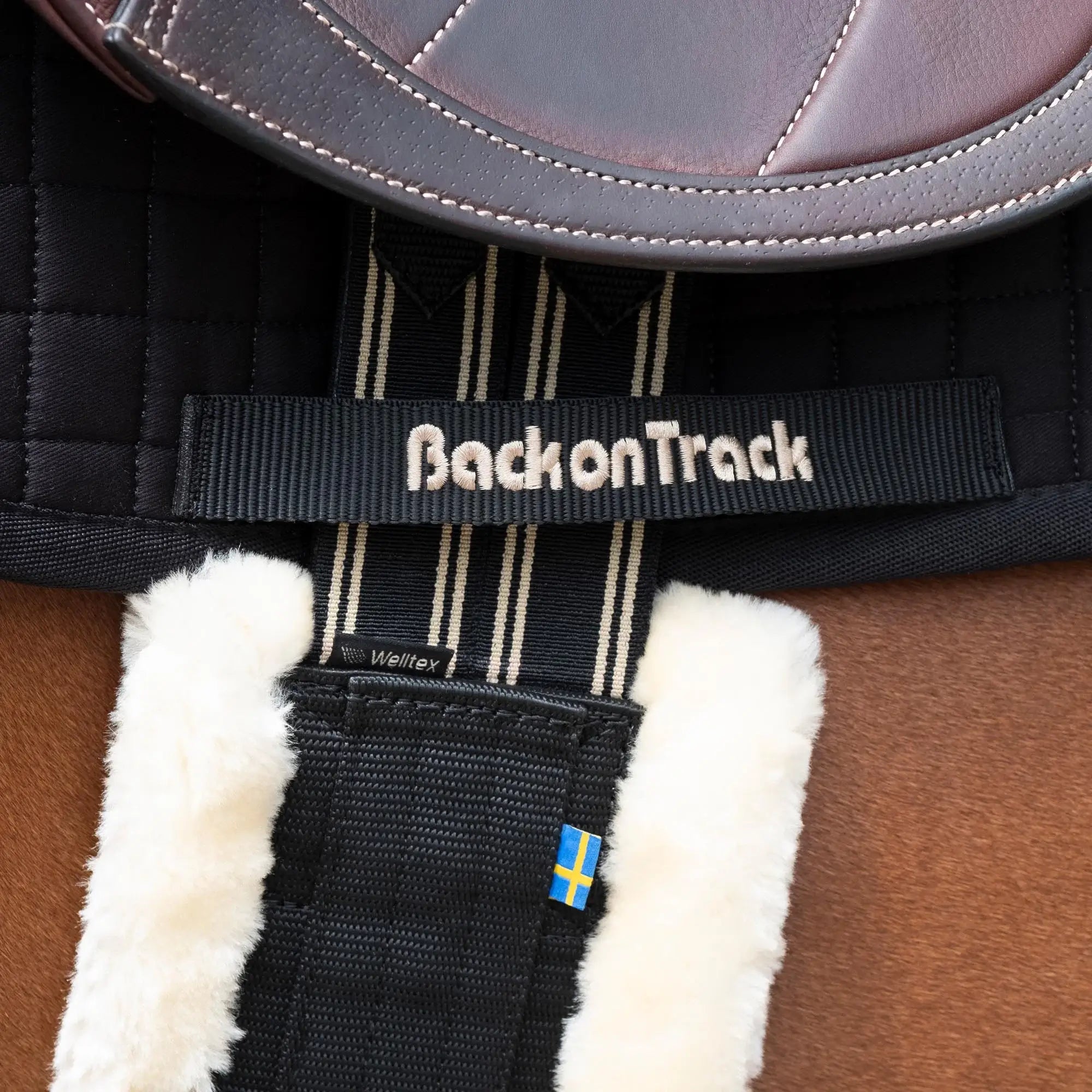 Back on Track All-round Sadelgjord med konstpäls style Dalby – Svart