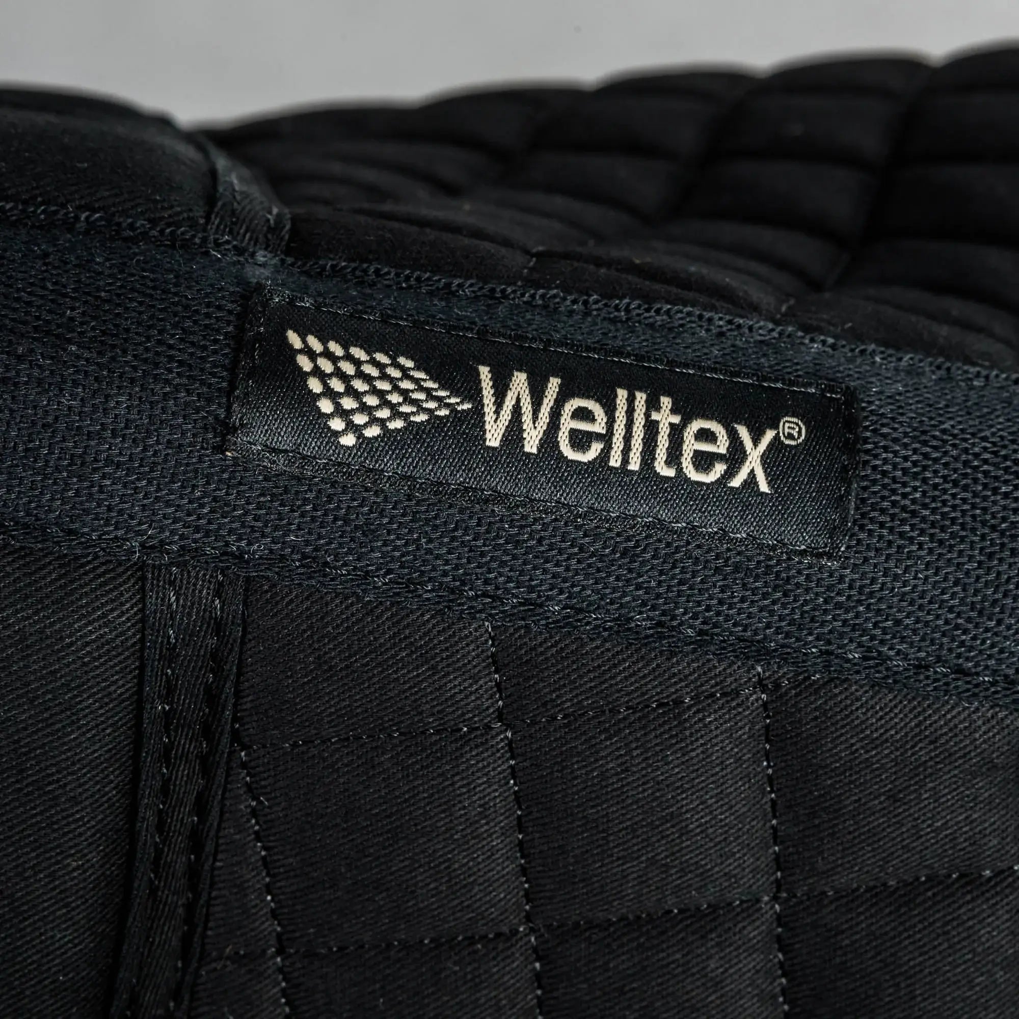 Back on Track Schabrak Dressyr No III – Svart